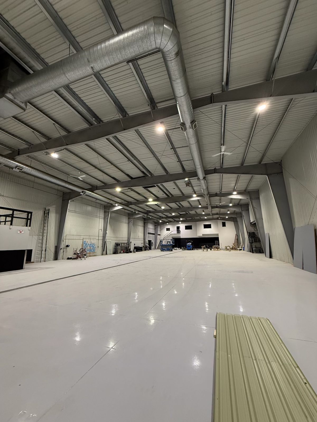 40,000 square foot warehouse LED retrofit in Nisku by Lazo Electric